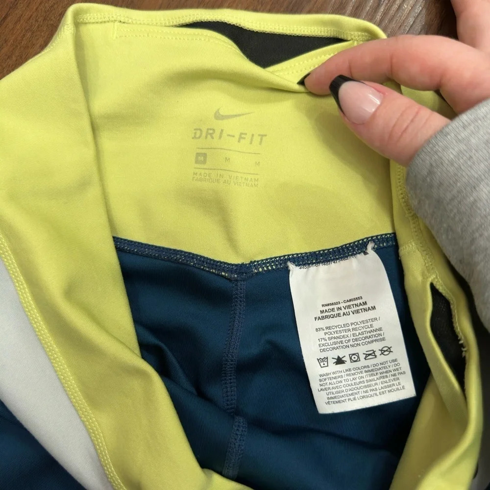 Nike Training One leggings in color block blue - Picture 4 of 4